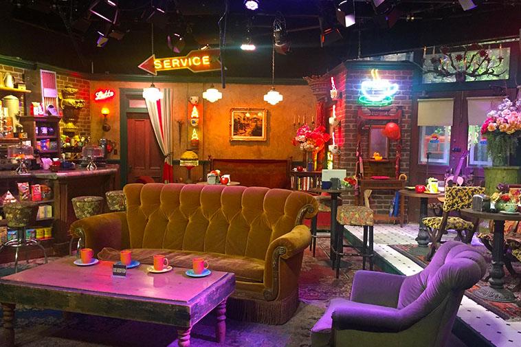 5 Comedy Sitcoms You Should Binge Right Now